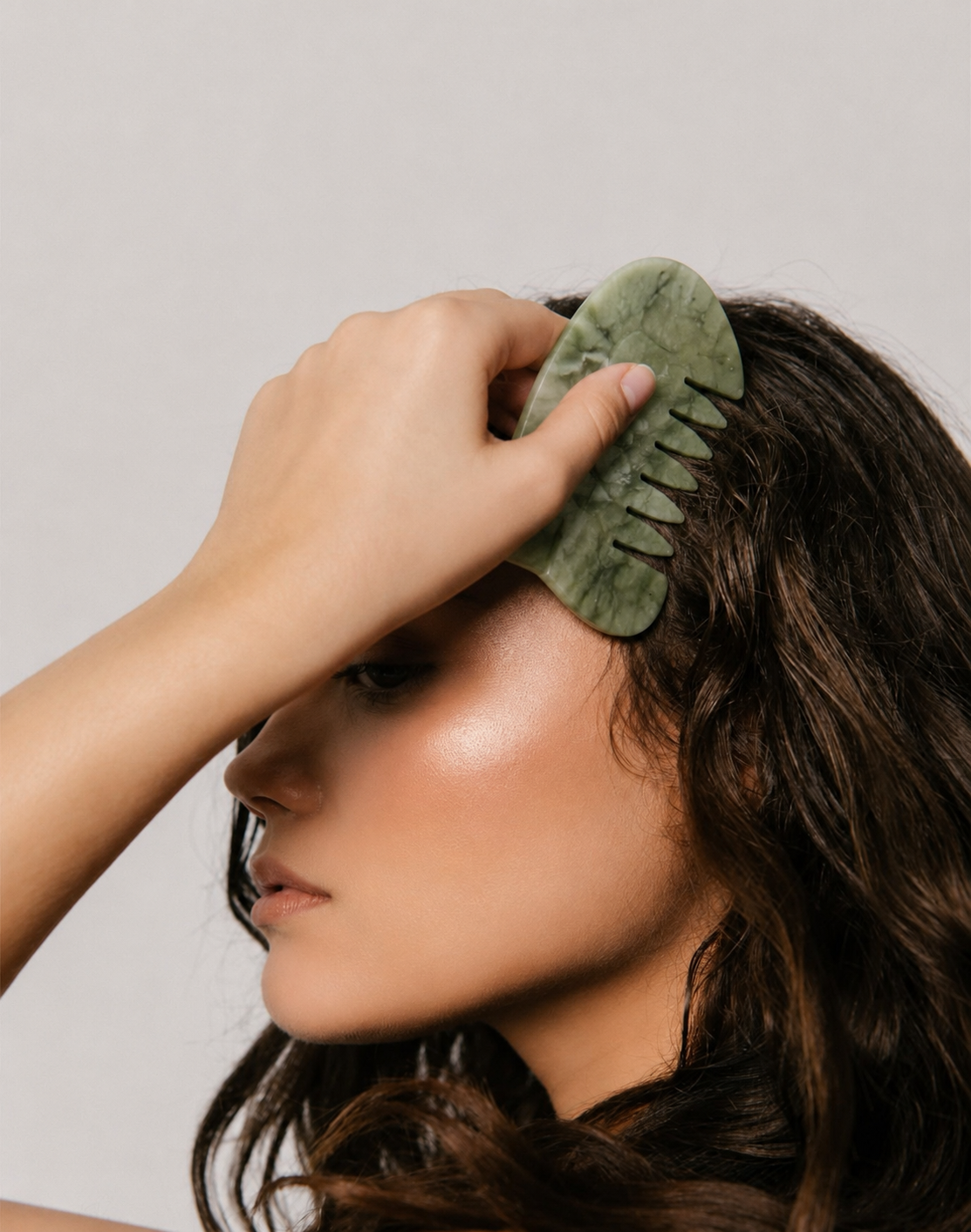 Yeşim Taşı Gua Sha Saç ve Saç Derisi Masaj Tarağı
